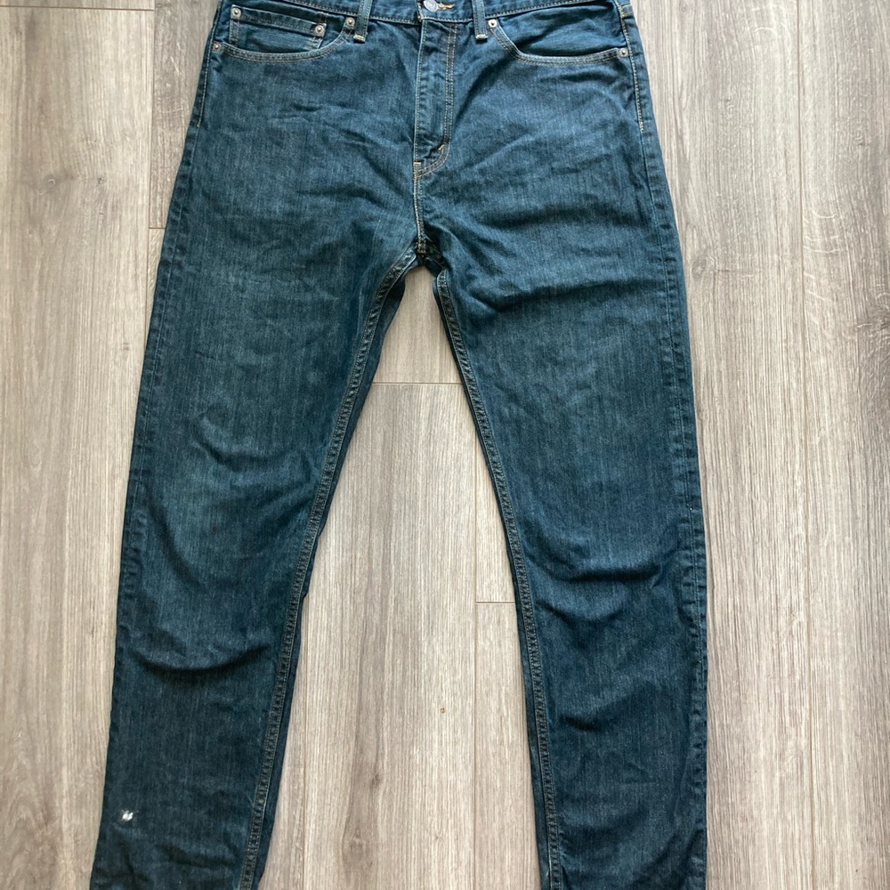 Mens Dark Wash Skinny leg Levis size 34w 32l